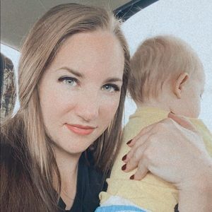 Meet your Posher, Caitlin